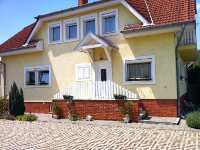 Hotel Gyoergyi Haus Bük Esterno foto